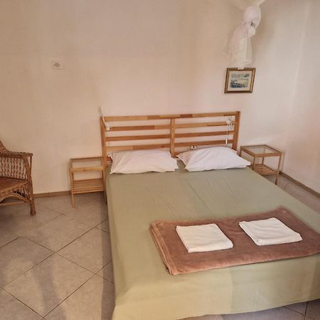 Apartments Bassi Stara Baska Exterior photo