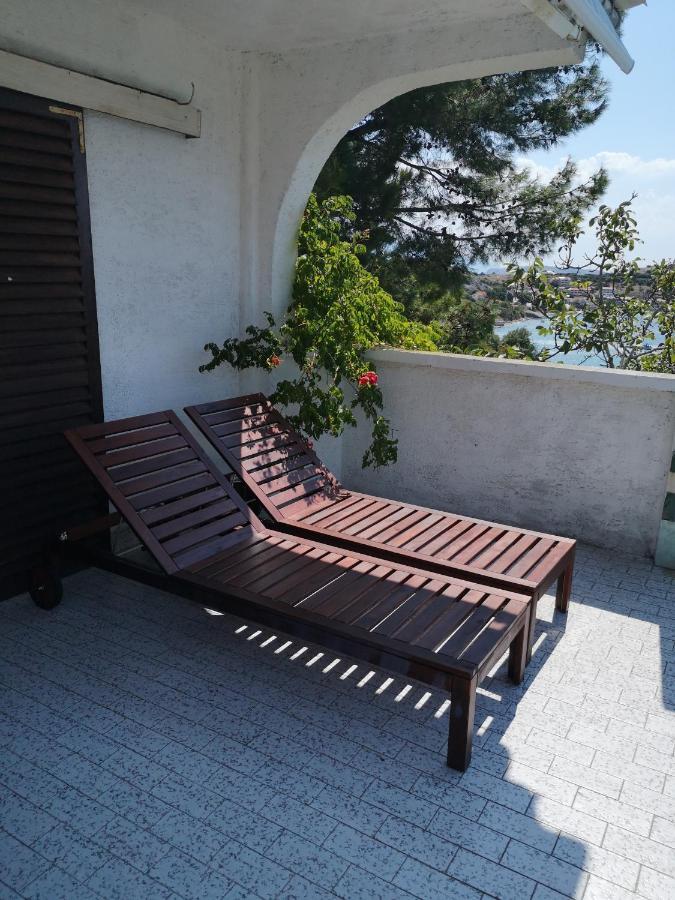 Apartments Bassi Stara Baska Exterior photo
