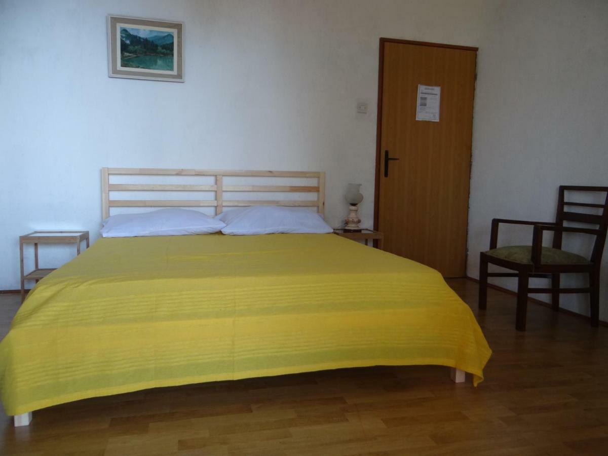 Apartments Bassi Stara Baska Exterior photo