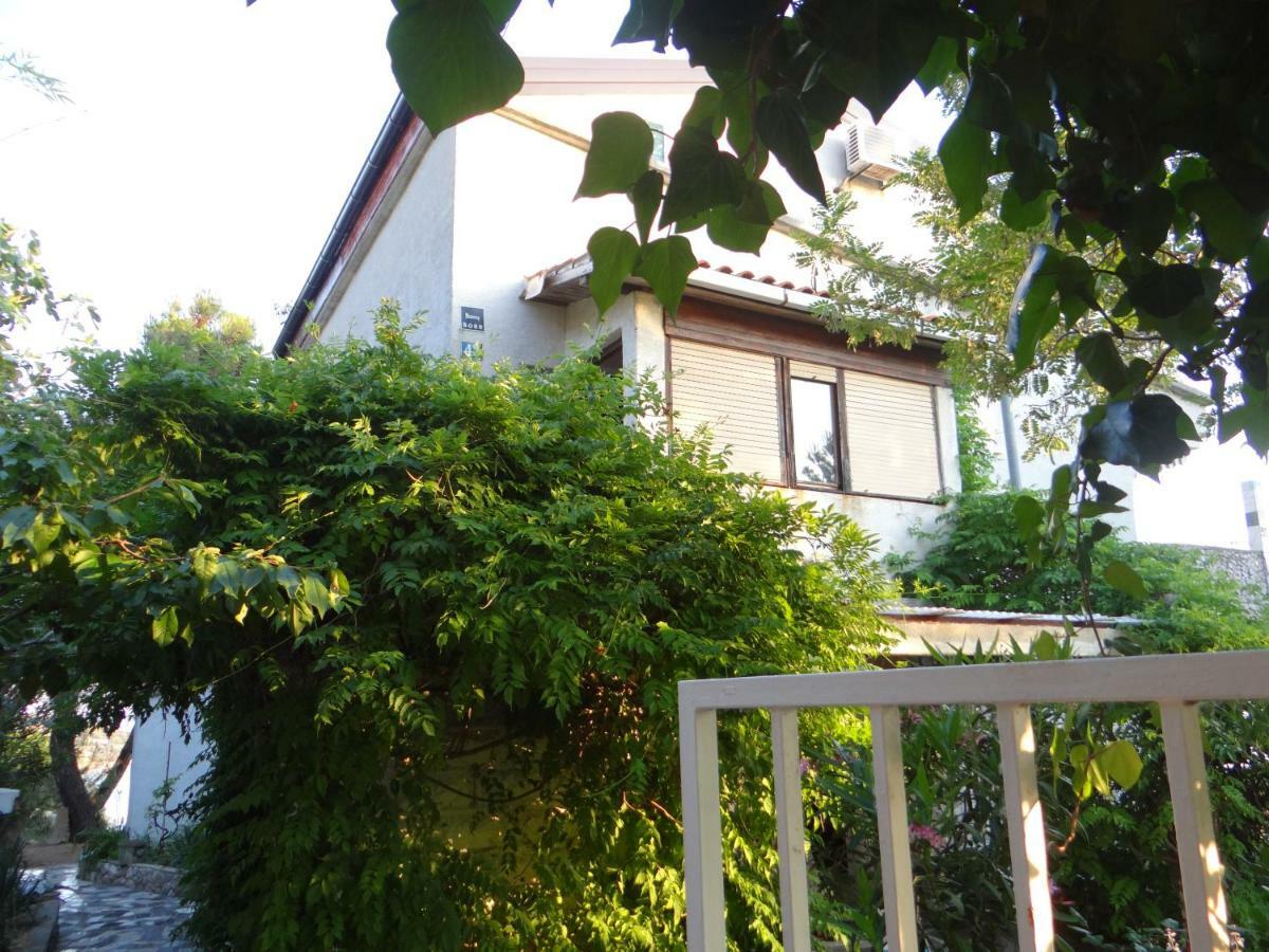 Apartments Bassi Stara Baska Exterior photo